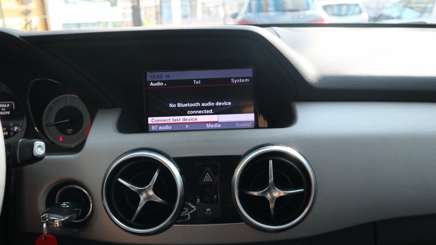Benz 賓士 ／ GLK-Class ／ 2015年 ／ 2015年 Benz GLK220 白色 賓士休旅車 ／ 九肇匯元汽車 (台南)