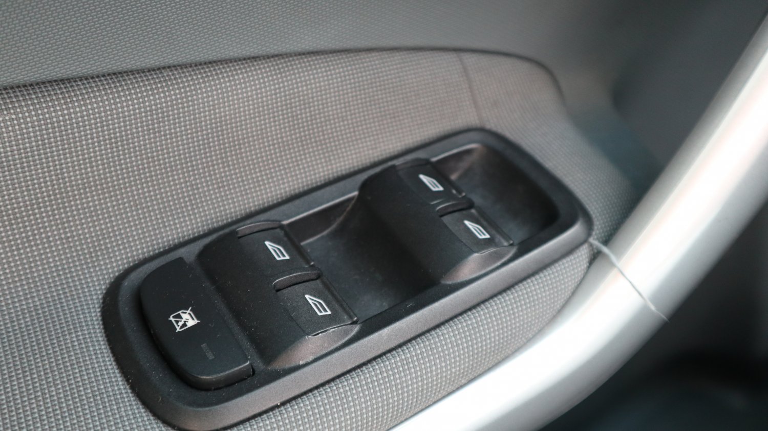 Ford 福特 ／ Fiesta ／ 2012年 ／ 2012年Ford Fiesta 白色 福特中古車 ／ 九肇匯元汽車 (台南)