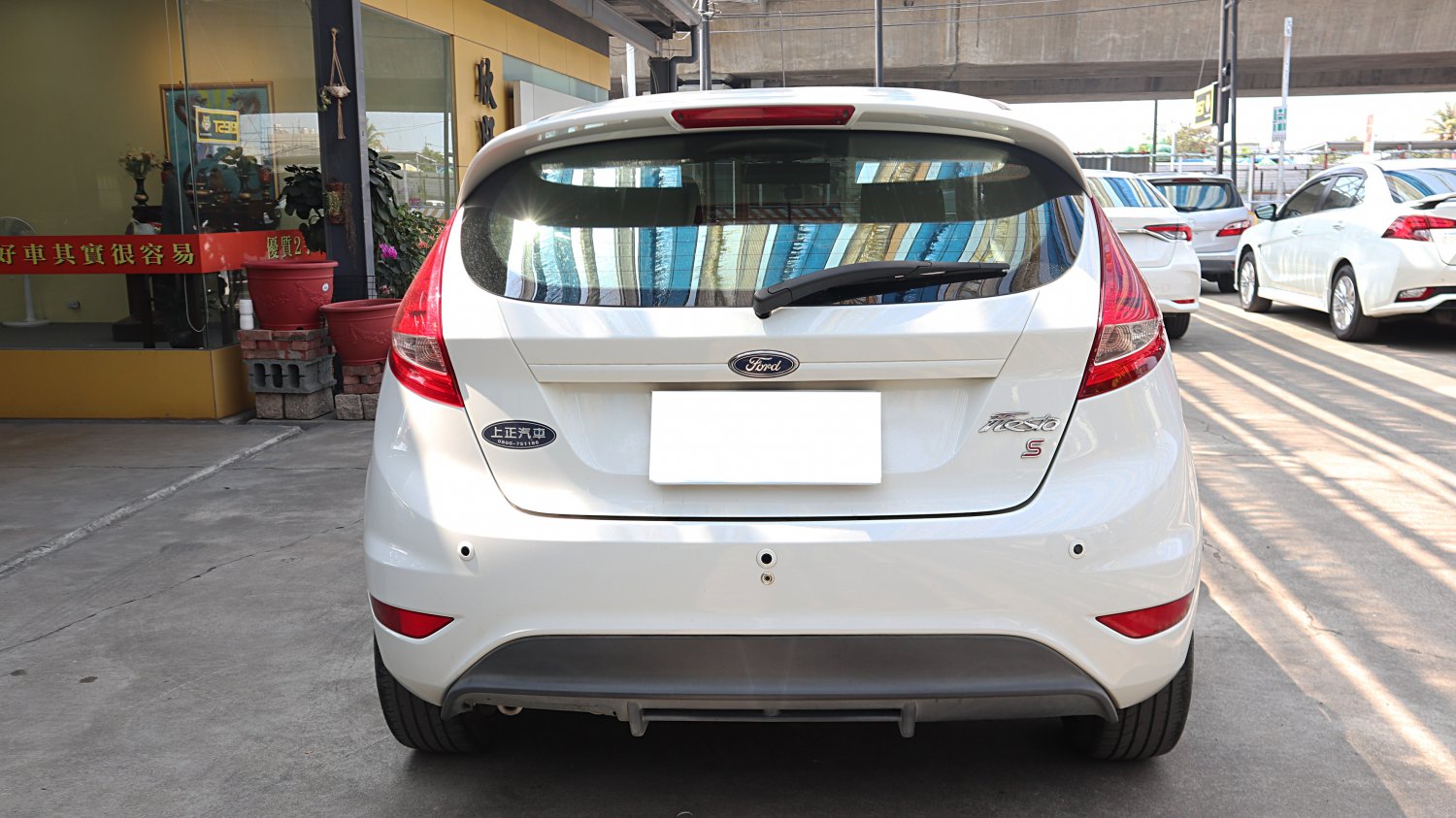Ford 福特 ／ Fiesta ／ 2012年 ／ 2012年Ford Fiesta 白色 福特中古車 ／ 九肇匯元汽車 (台南)
