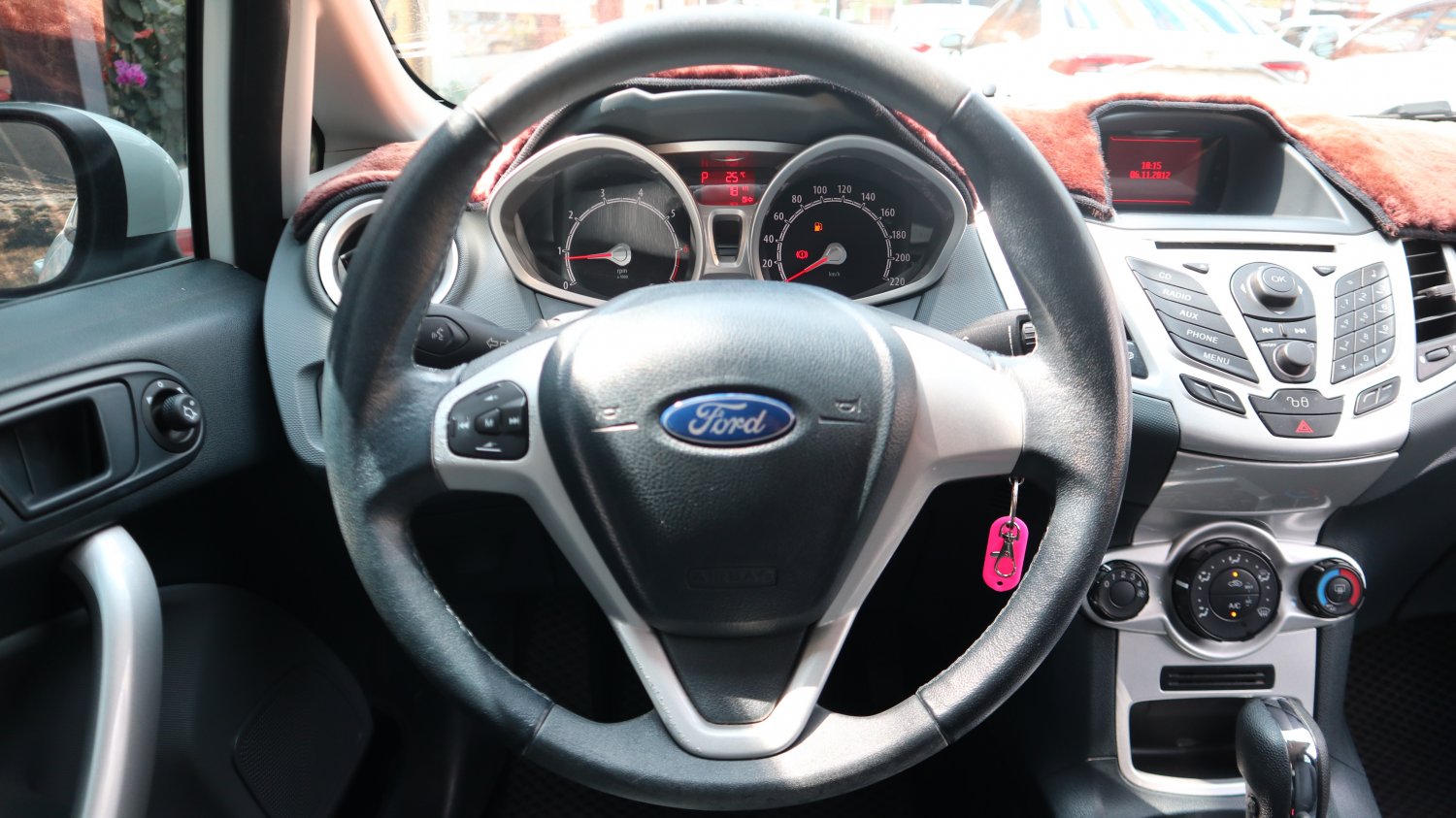 Ford 福特 ／ Fiesta ／ 2012年 ／ 2012年Ford Fiesta 白色 福特中古車 ／ 九州欣旺汽車 (台南)