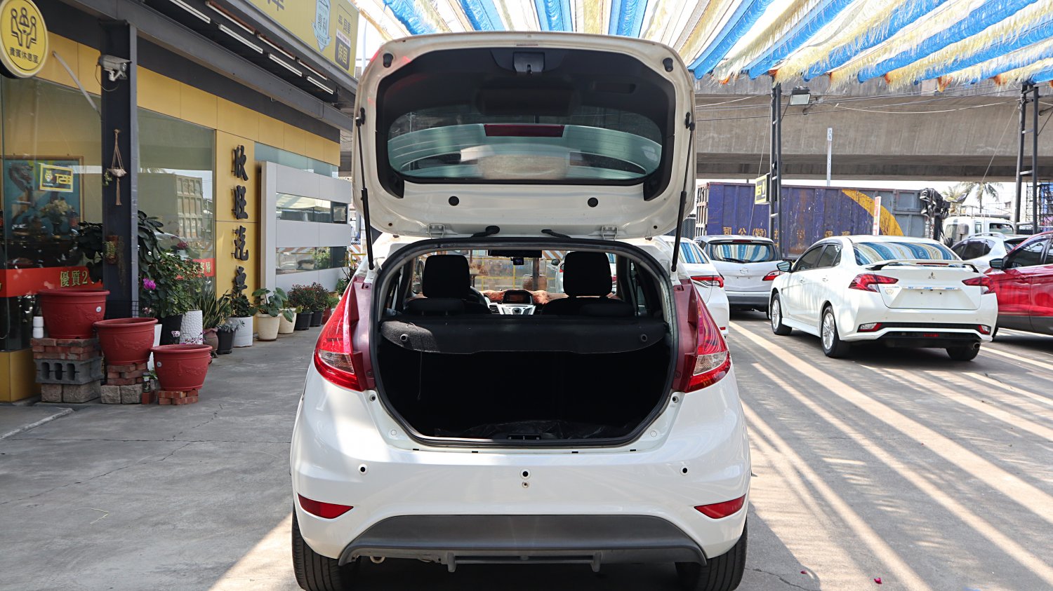 Ford 福特 ／ Fiesta ／ 2012年 ／ 2012年Ford Fiesta 白色 福特中古車 ／ 九肇匯元汽車 (台南)