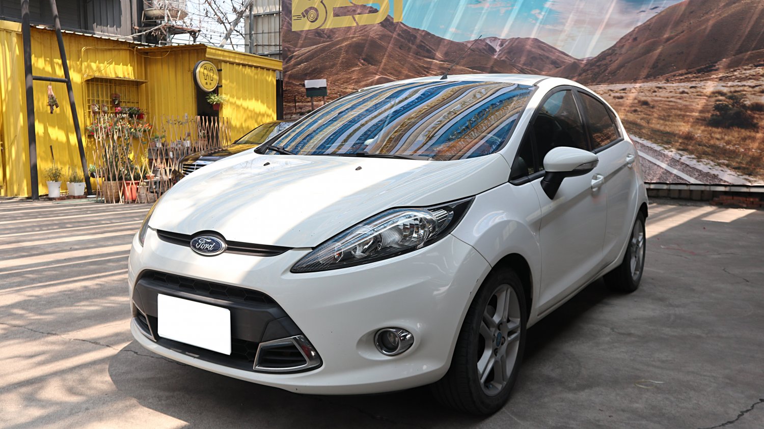 Ford 福特 ／ Fiesta ／ 2012年 ／ 2012年Ford Fiesta 白色 福特中古車 ／ 九州欣旺汽車 (台南)