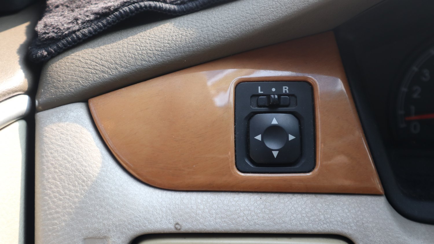 Mitsubishi 三菱 ／ Lancer 菱帥 ／ 2004年 ／ 2004年 Mitsubishi Lancer 白色 三菱中古車 ／ 成交區