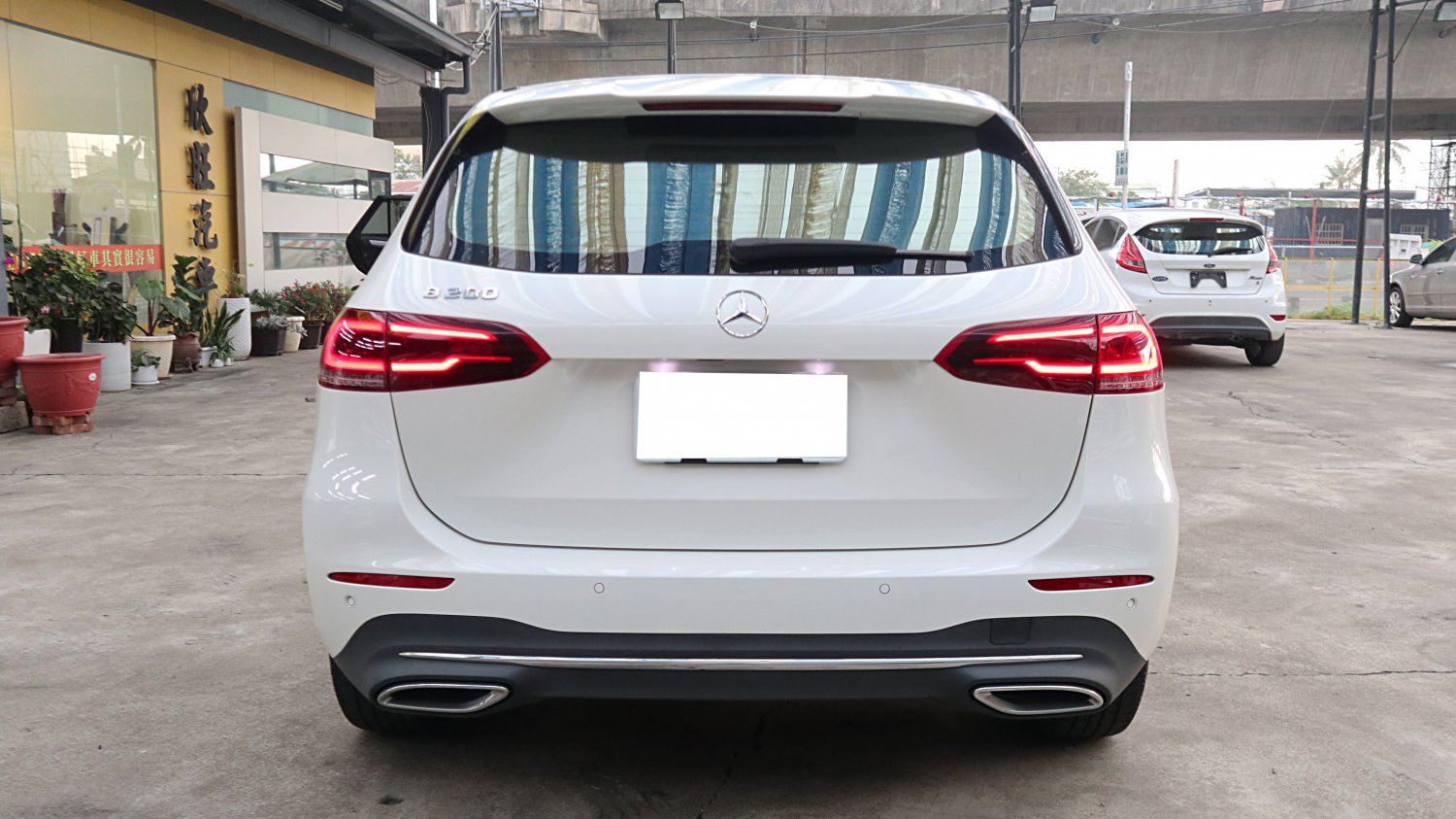 Benz 賓士 ／ B-Class ／ 2019年 ／ 2019年 Benz B200 白色 賓士中古車 ／ 高拍