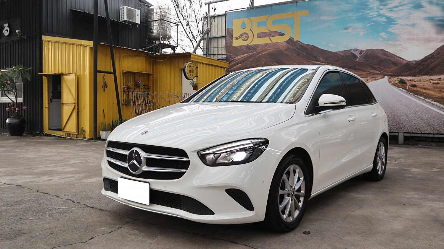 Benz 賓士 ／ B-Class ／ 2019年 ／ 2019年 Benz B200 白色 賓士中古車 ／ 高拍