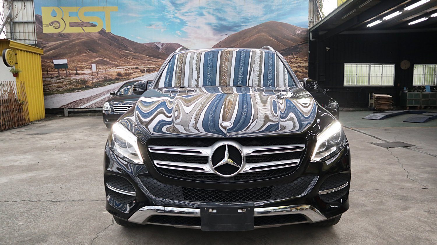 Benz 賓士 ／ GLE-Class ／ 2016年 ／ 2016年Benz GLE350d 黑色 賓士中古車 ／ 成交區