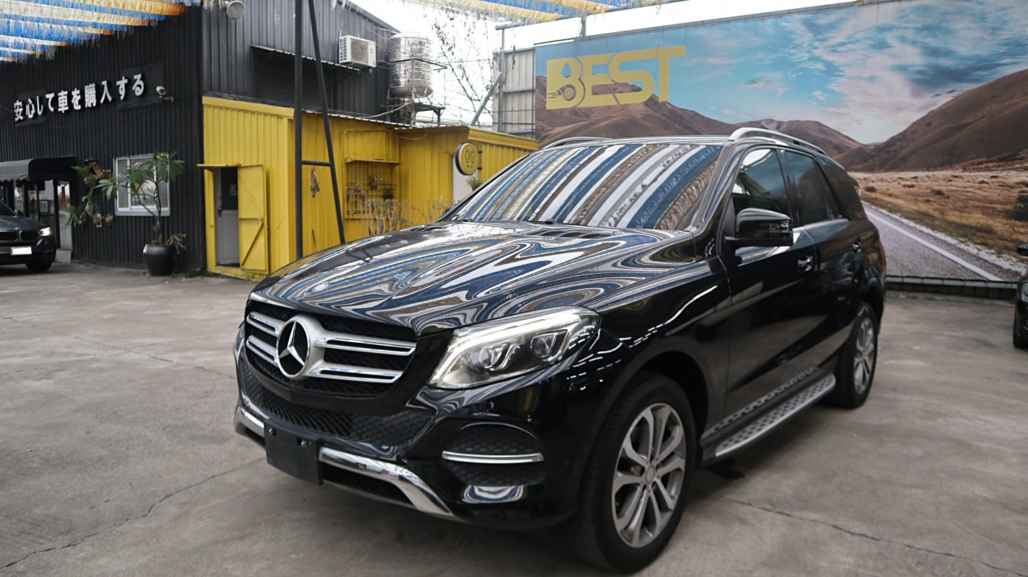 Benz 賓士 ／ GLE-Class ／ 2016年 ／ 2016年Benz GLE350d 黑色 賓士中古車 ／ 成交區