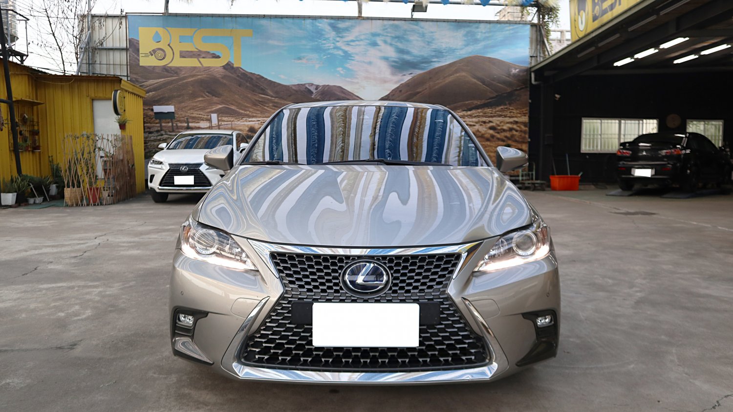 Lexus 凌志 ／ CT 系列 ／ 2018年 ／ 2018年 Lexus CT200h 淺棕色 油電混合 凌志中古車 ／ 成交區