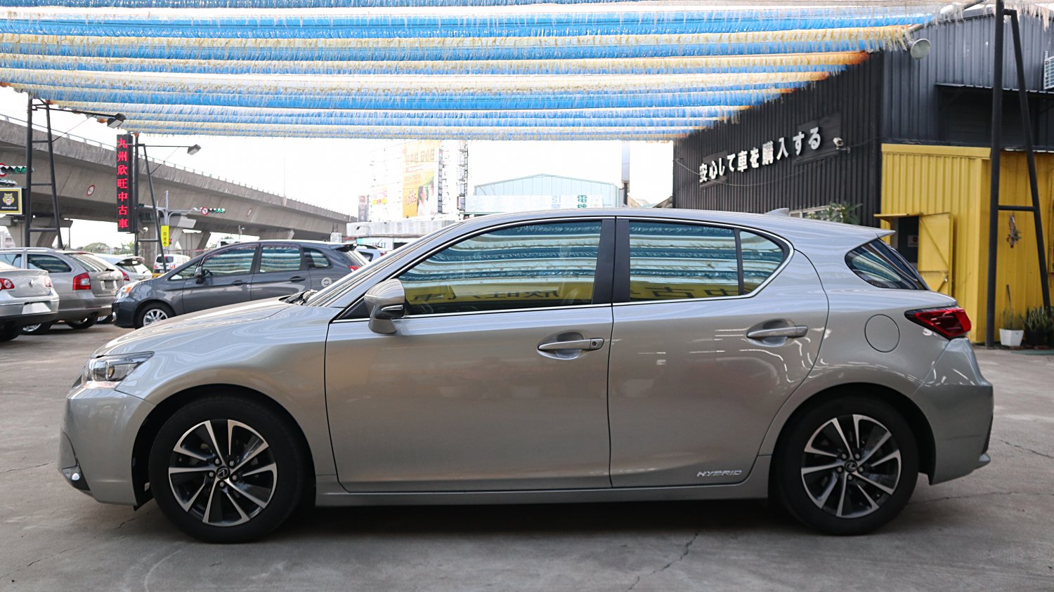 Lexus 凌志 ／ CT 系列 ／ 2018年 ／ 2018年 Lexus CT200h 淺棕色 油電混合 凌志中古車 ／ 成交區