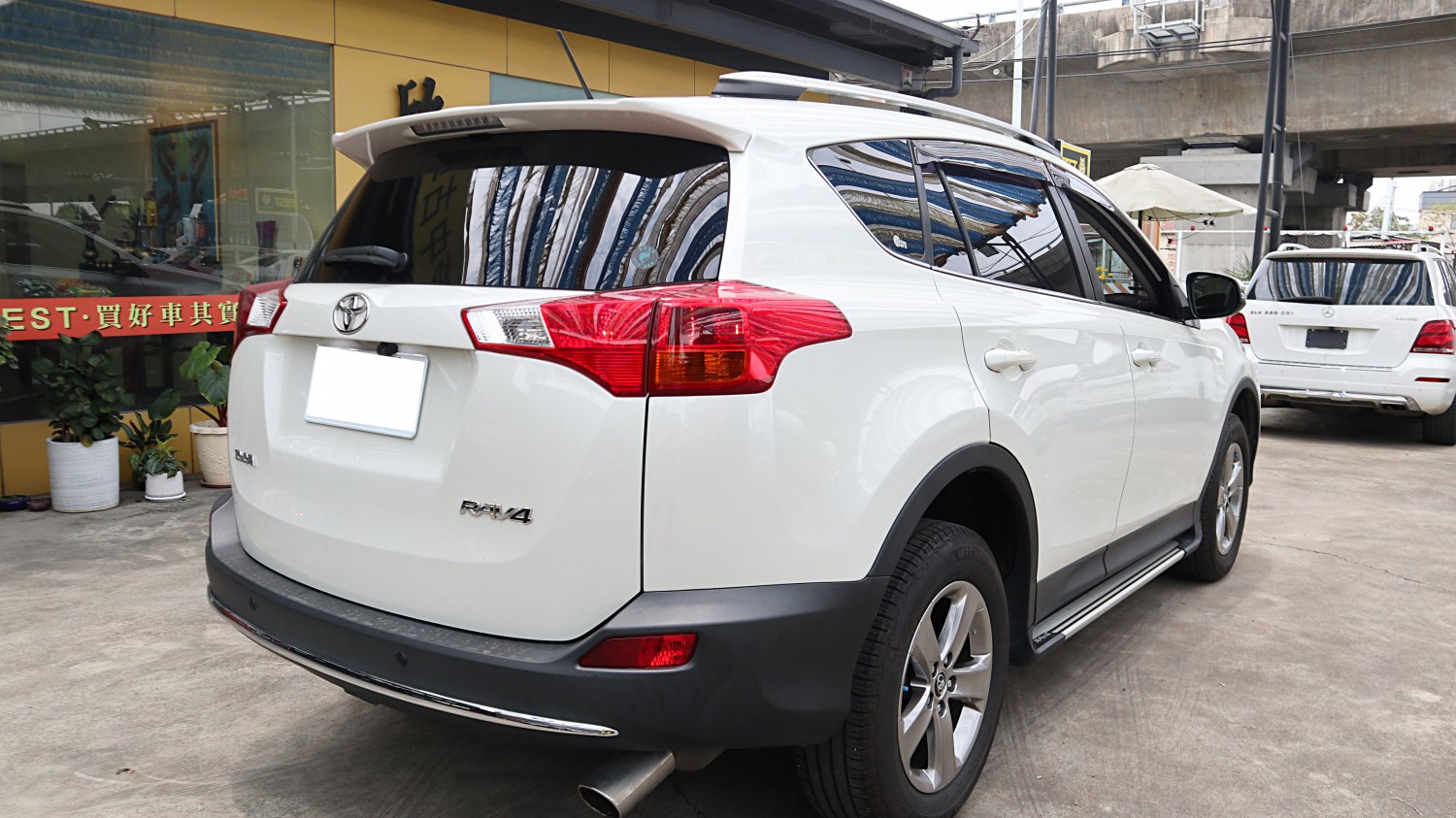 Toyota 豐田 ／ RAV4 ／ 2015年 ／ 2015年Toyota RAV4 白色 豐田中古車 ／ 成交區