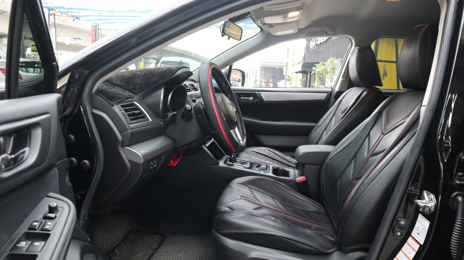 Subaru 速霸陸 ／ Outback ／ 2015年 ／ 2015年 Subaru Outback 黑色 速霸陸中古休旅車 ／ 成交區
