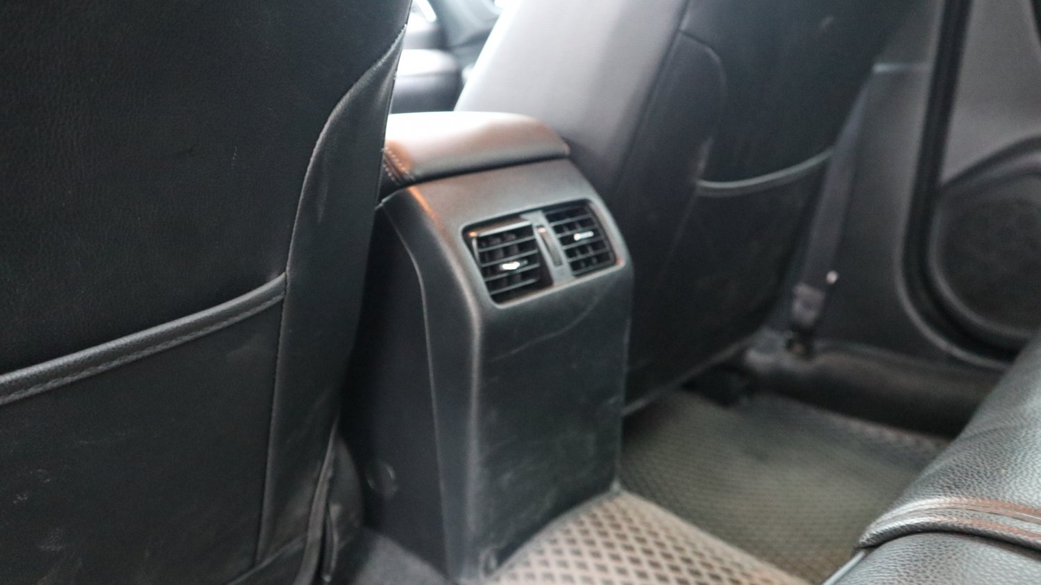 Subaru 速霸陸 ／ Outback ／ 2015年 ／ 2015年 Subaru Outback 黑色 速霸陸中古休旅車 ／ 成交區