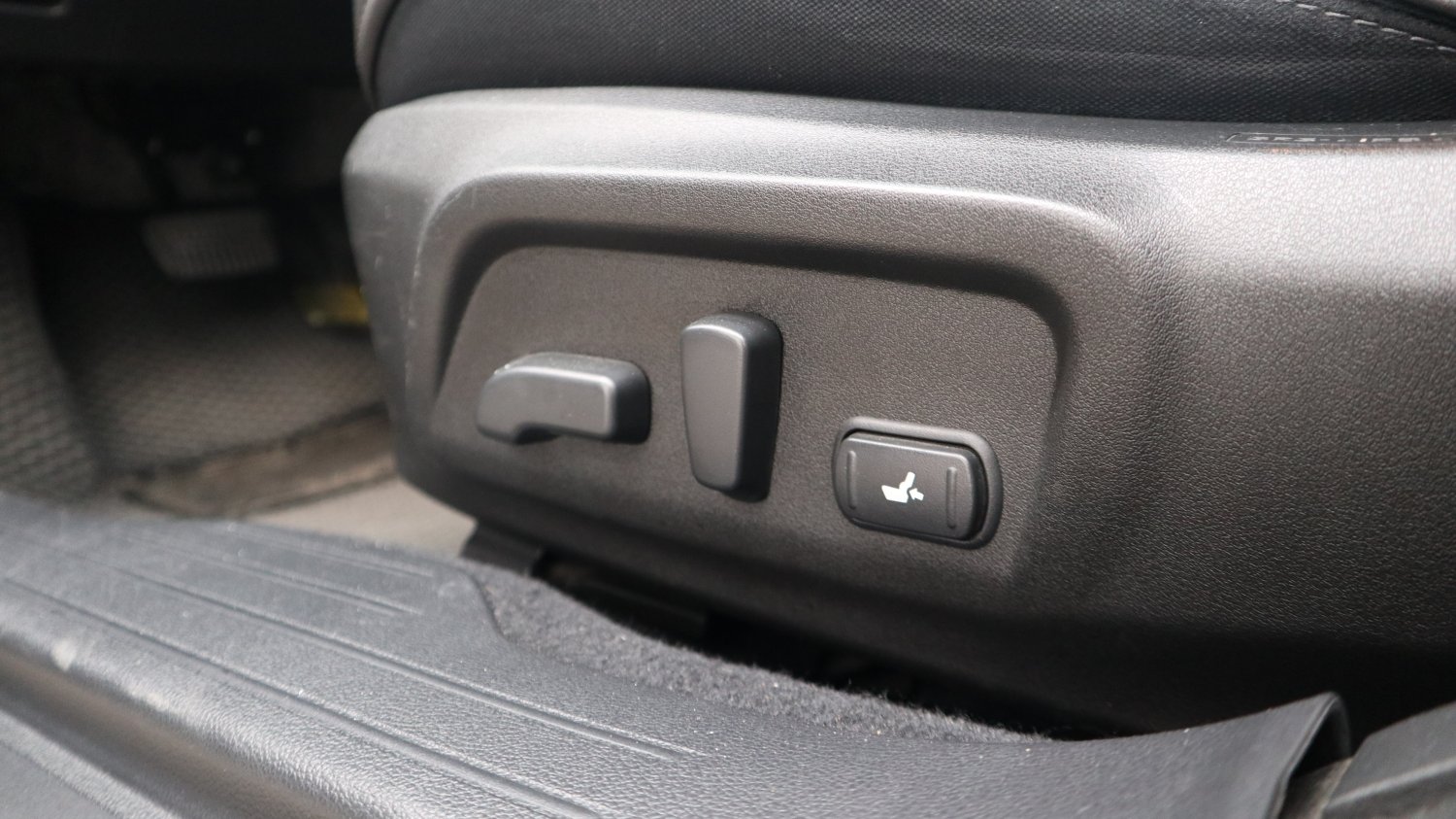 Subaru 速霸陸 ／ Outback ／ 2015年 ／ 2015年 Subaru Outback 黑色 速霸陸中古休旅車 ／ 成交區