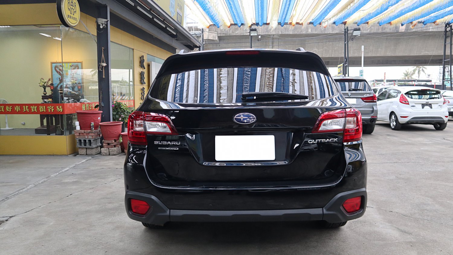 Subaru 速霸陸 ／ Outback ／ 2015年 ／ 2015年 Subaru Outback 黑色 速霸陸中古休旅車 ／ 成交區