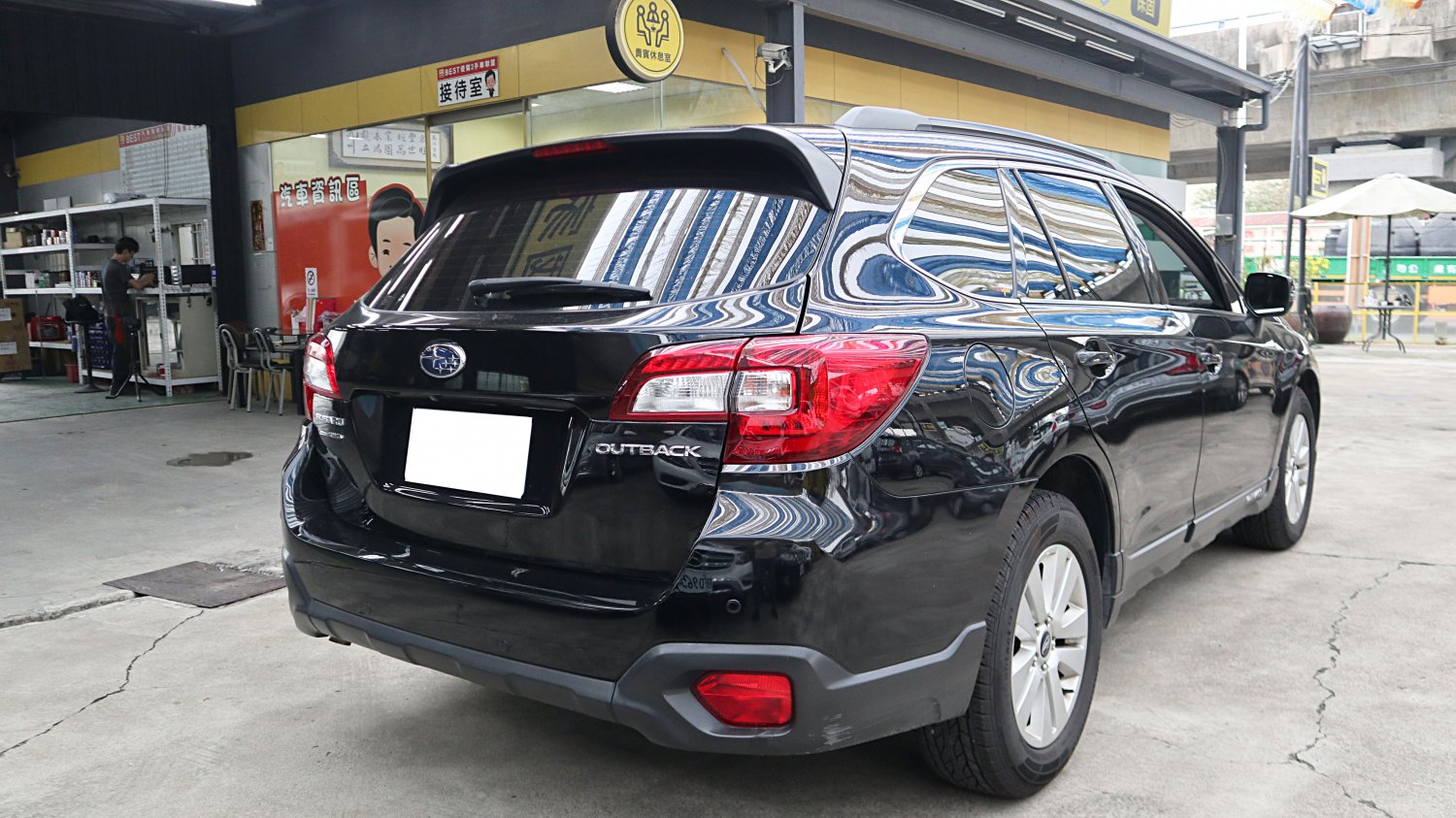 Subaru 速霸陸 ／ Outback ／ 2015年 ／ 2015年 Subaru Outback 黑色 速霸陸中古休旅車 ／ 成交區