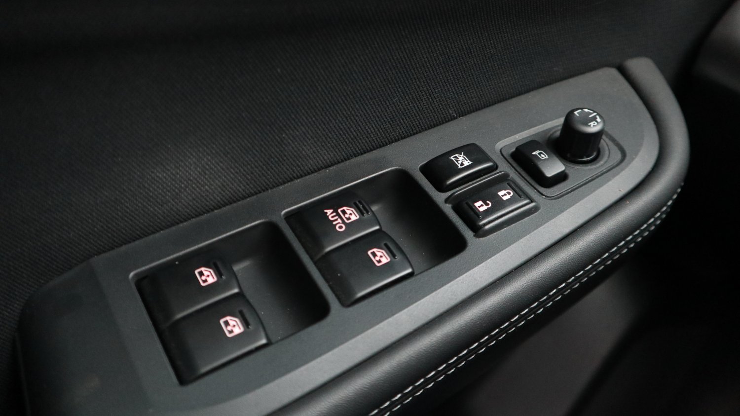Subaru 速霸陸 ／ Outback ／ 2015年 ／ 2015年 Subaru Outback 黑色 速霸陸中古休旅車 ／ 成交區