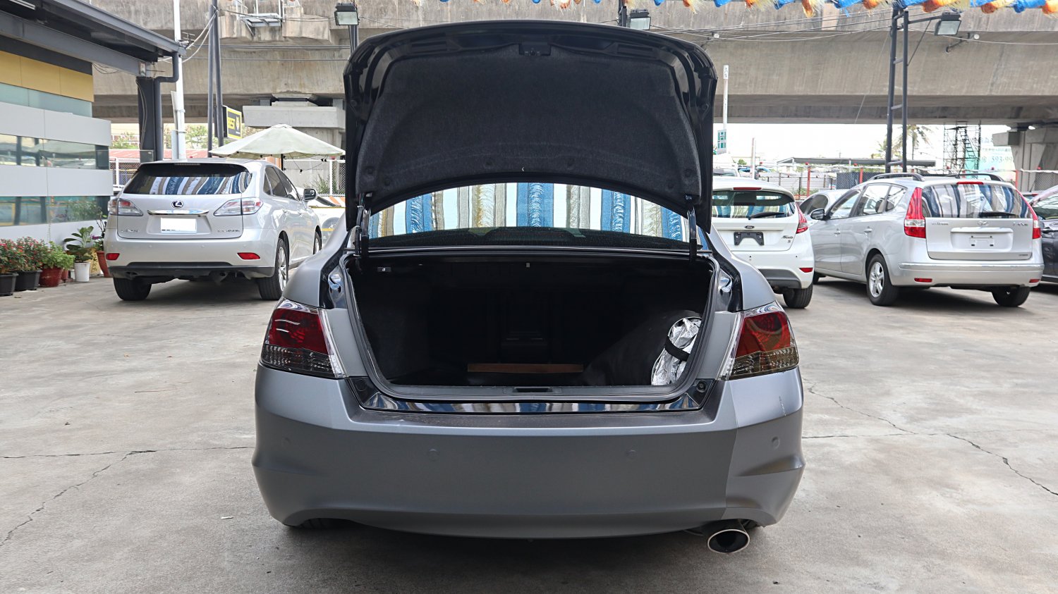 Honda 本田 ／ Accord ／ 2011年 ／ 2011年 Honda Accord 黑色 本田中古車 ／ 九肇匯元汽車 (台南)