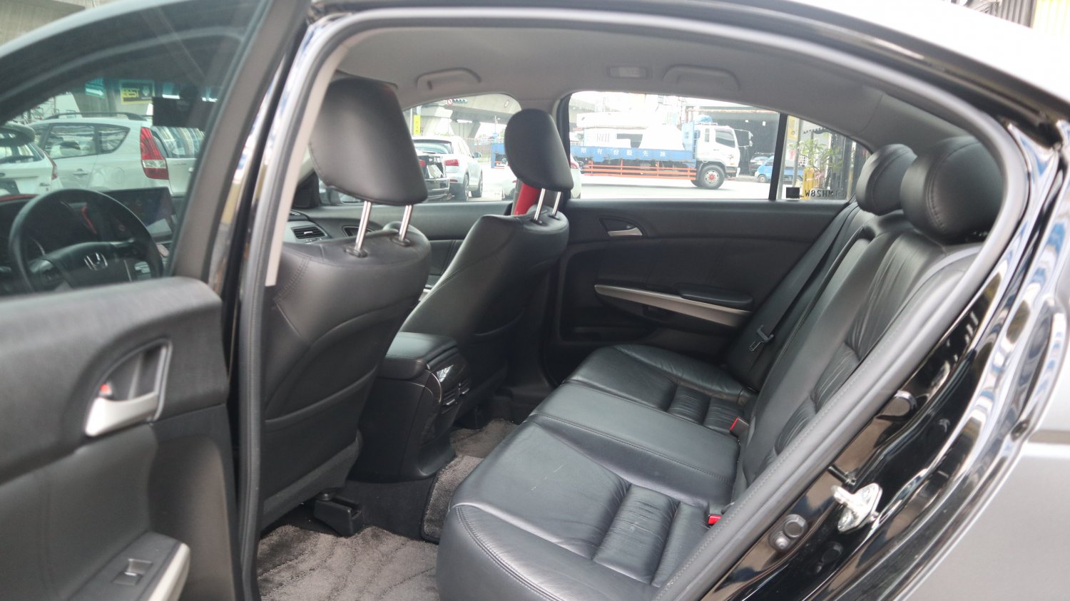 Honda 本田 ／ Accord ／ 2011年 ／ 2011年 Honda Accord 黑色 本田中古車 ／ 九肇匯元汽車 (台南)