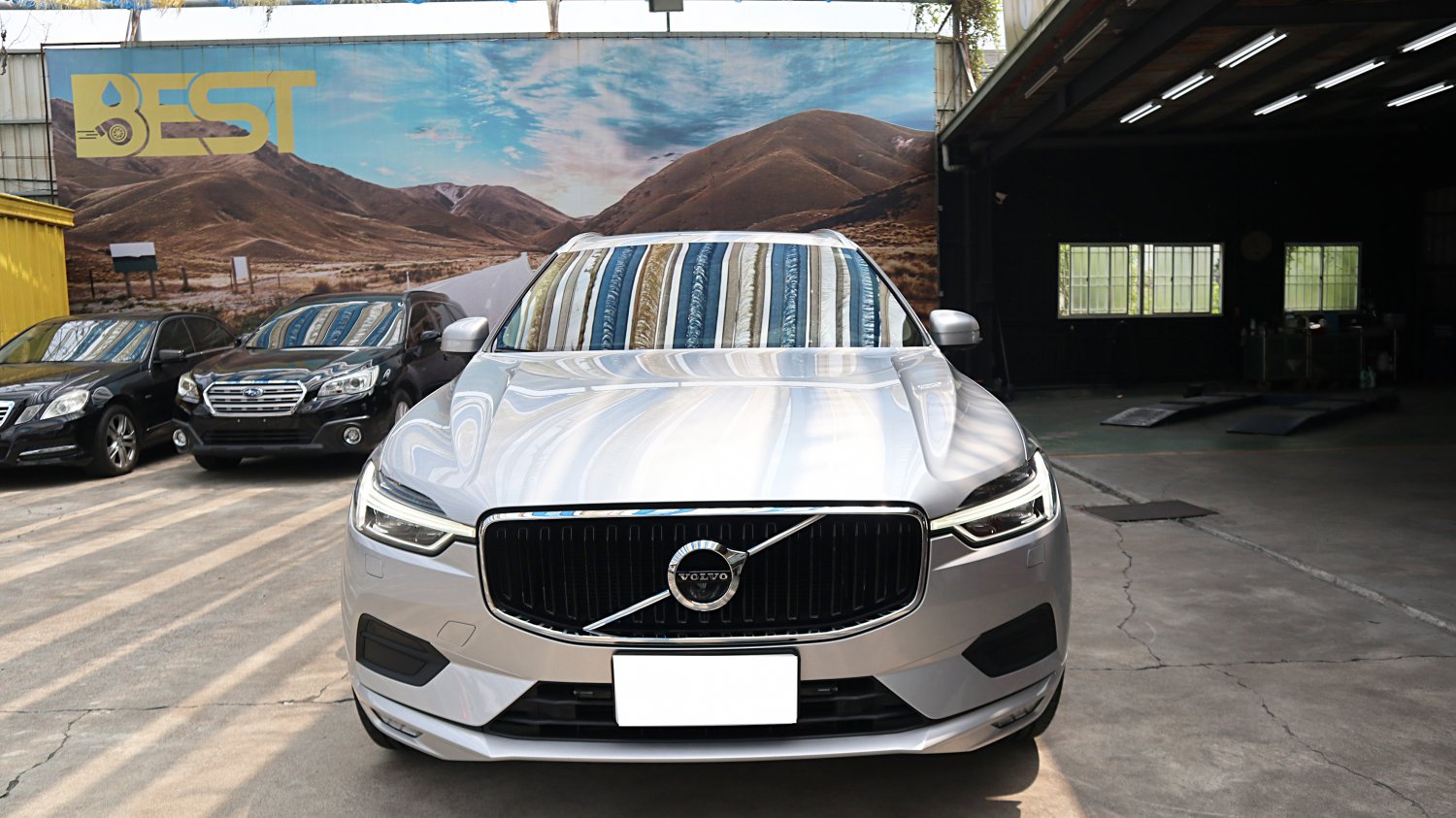 Volvo 富豪 ／ XC60 ／ 2019年 ／ 2019年VOLVO XC60 銀色 富豪中古車 ／ MG車庫(台南)