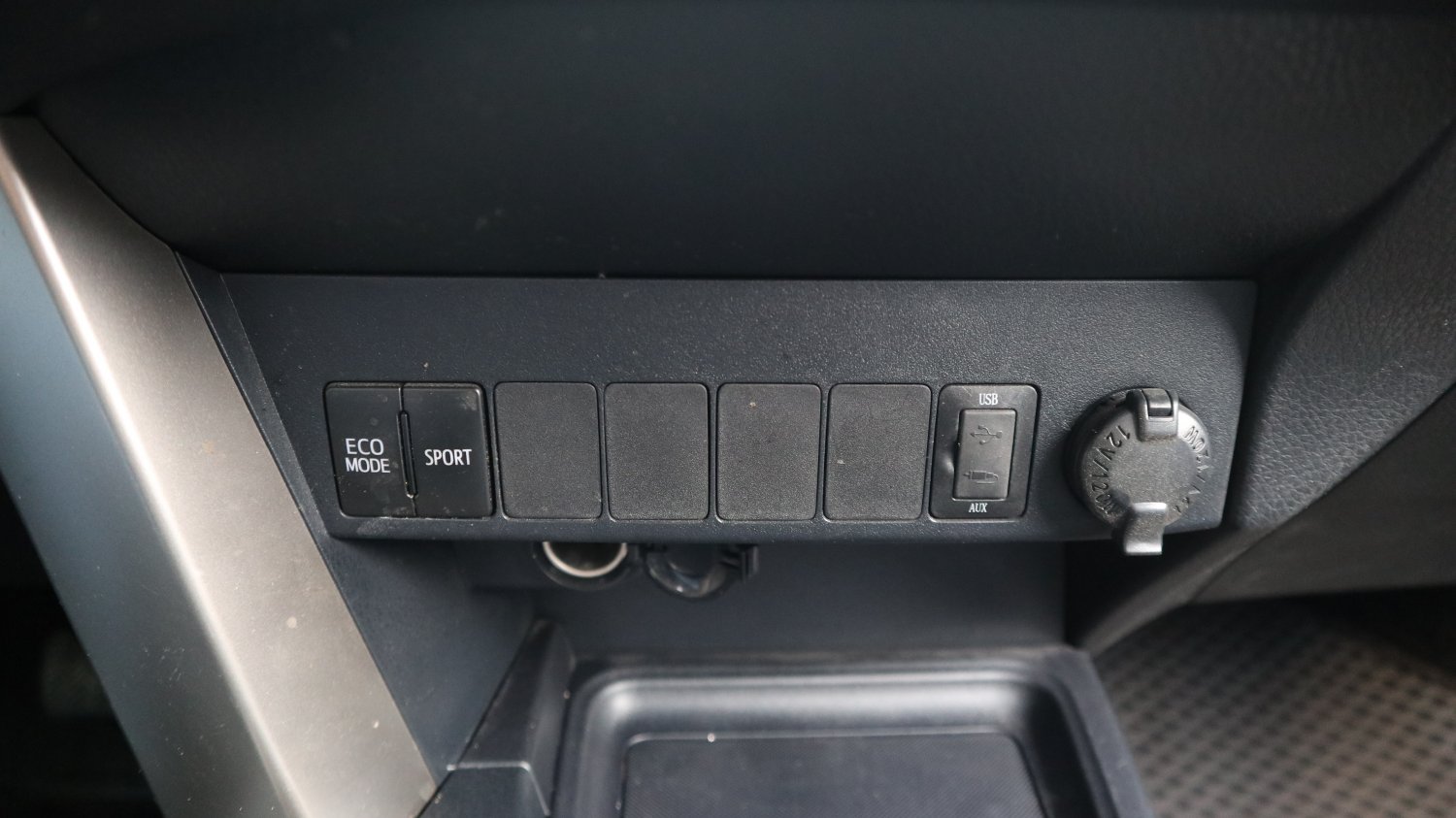 Toyota 豐田 ／ RAV4 ／ 2013年 ／ 2013年Toyota RAV4 黑色 豐田中古車 ／ 成交區