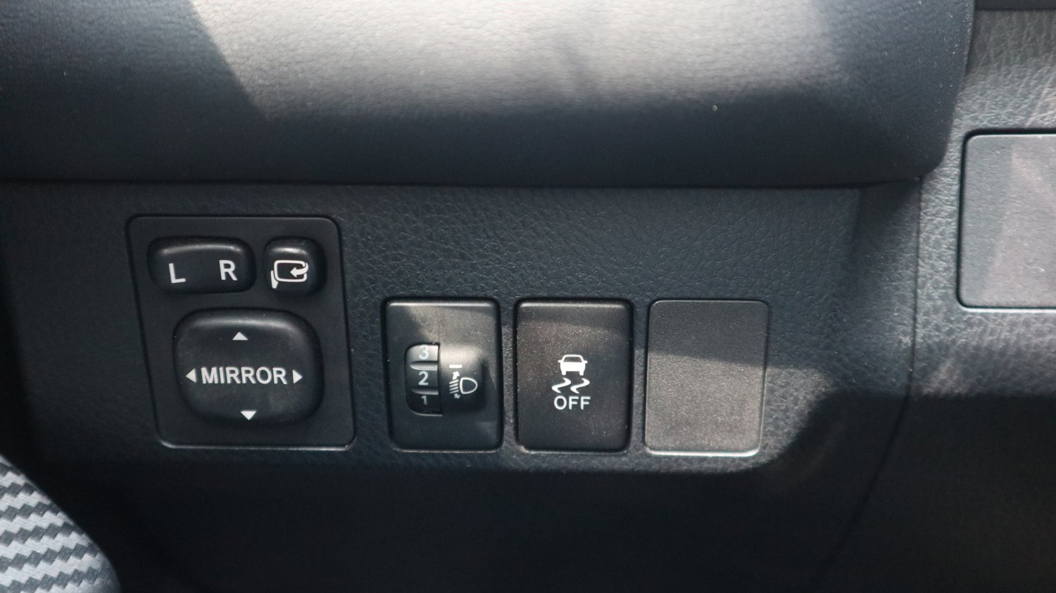 Toyota 豐田 ／ RAV4 ／ 2013年 ／ 2013年Toyota RAV4 黑色 豐田中古車 ／ 成交區