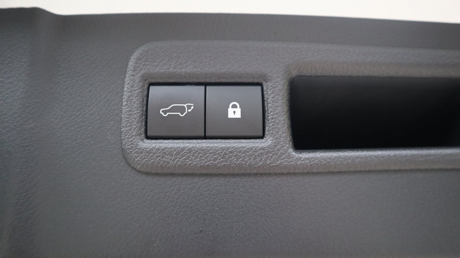 Lexus 凌志 ／ NX 系列 ／ 2021年 ／ 2021年Lexus NX200 白色 凌志中古車 ／ 成交區