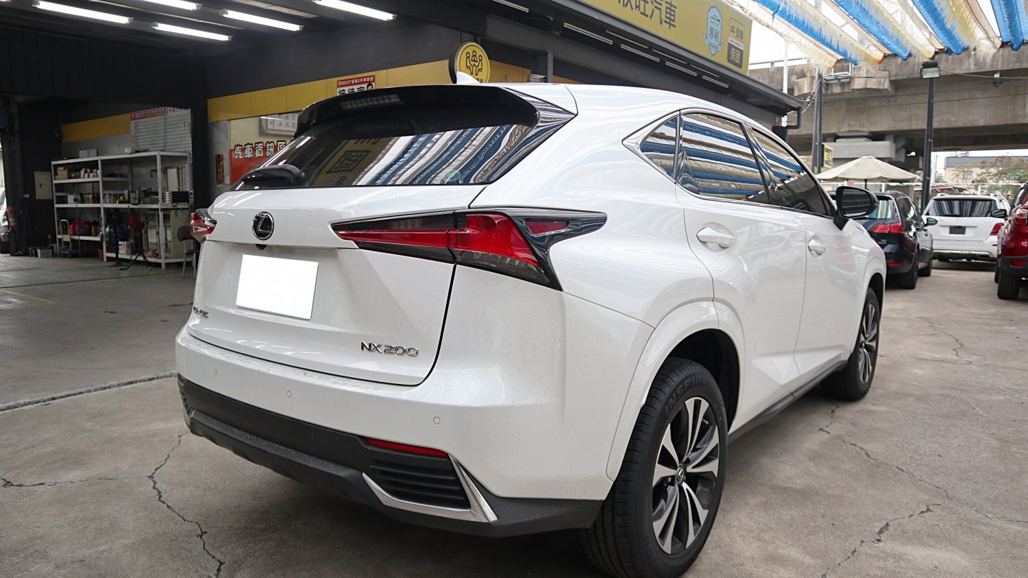 Lexus 凌志 ／ NX 系列 ／ 2021年 ／ 2021年Lexus NX200 白色 凌志中古車 ／ 成交區