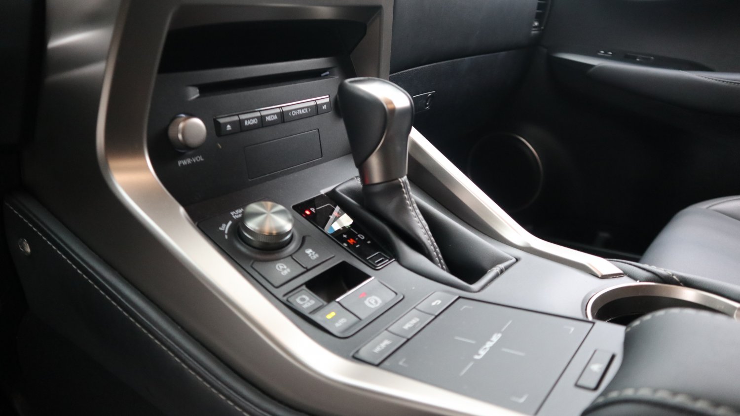 Lexus 凌志 ／ NX 系列 ／ 2021年 ／ 2021年Lexus NX200 白色 凌志中古車 ／ 成交區