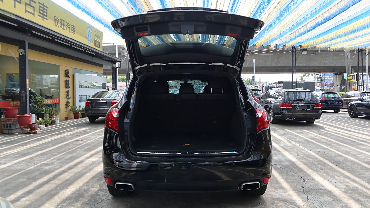 Porsche 保時捷 ／ Cayenne ／ 2014年 ／ 2014年Porsche Cayenne 黑色 保時捷中古車 ／ 九州欣旺汽車 (台南)