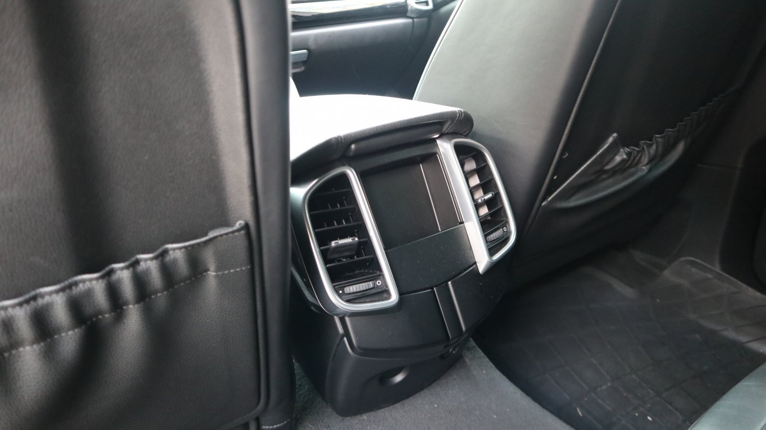 Porsche 保時捷 ／ Cayenne ／ 2014年 ／ 2014年Porsche Cayenne 黑色 保時捷中古車 ／ 成交區