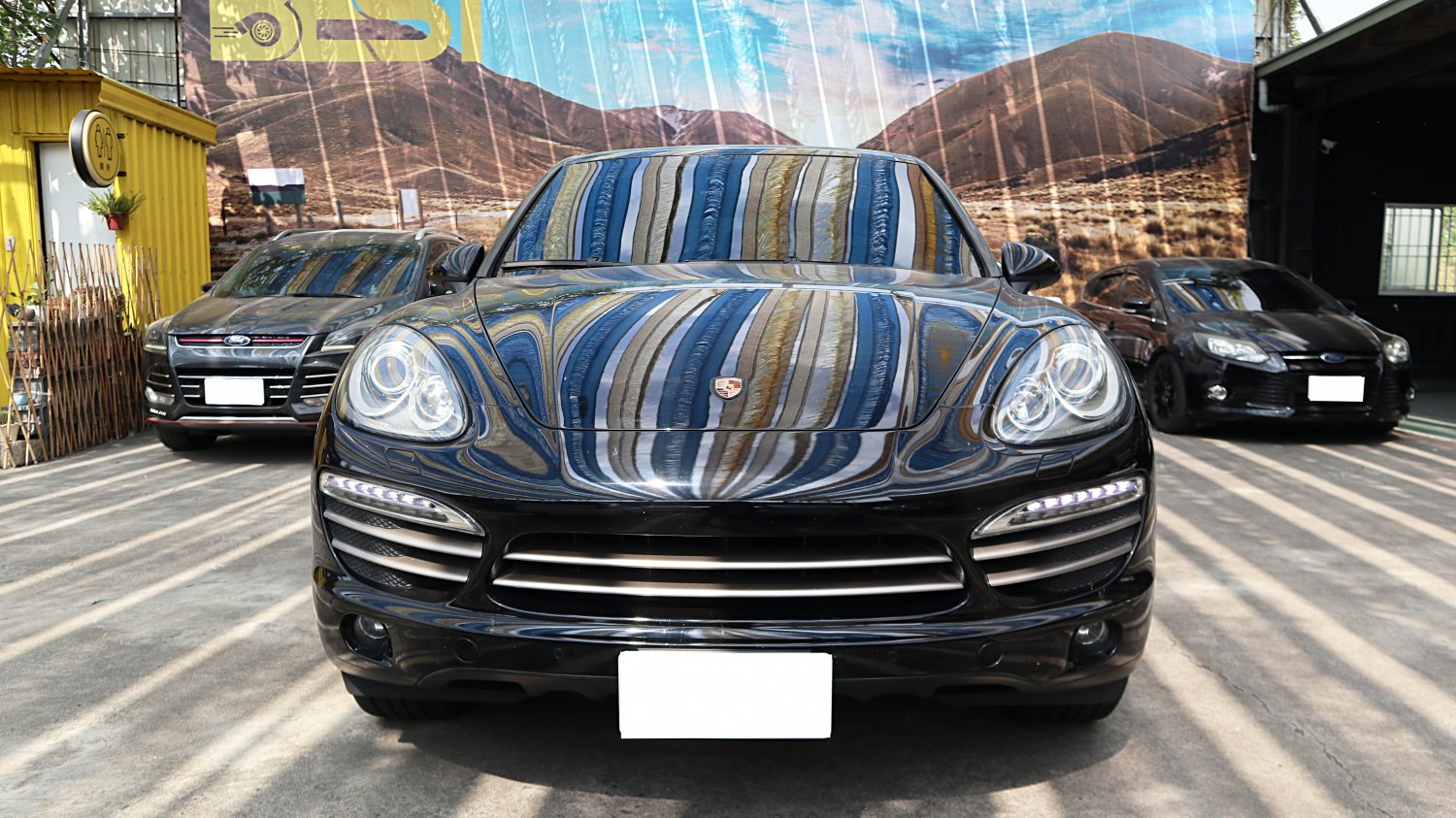 Porsche 保時捷 ／ Cayenne ／ 2014年 ／ 2014年Porsche Cayenne 黑色 保時捷中古車 ／ 九州欣旺汽車 (台南)