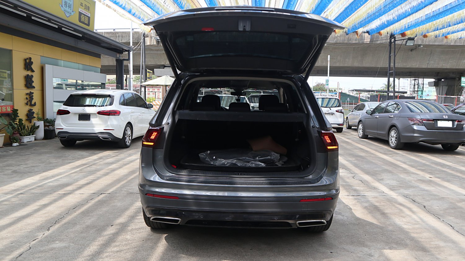 VW 福斯 ／ Tiguan ／ 2019年 ／ 2019年VW  Tiguan   灰色 福斯中古車 ／ 成交區