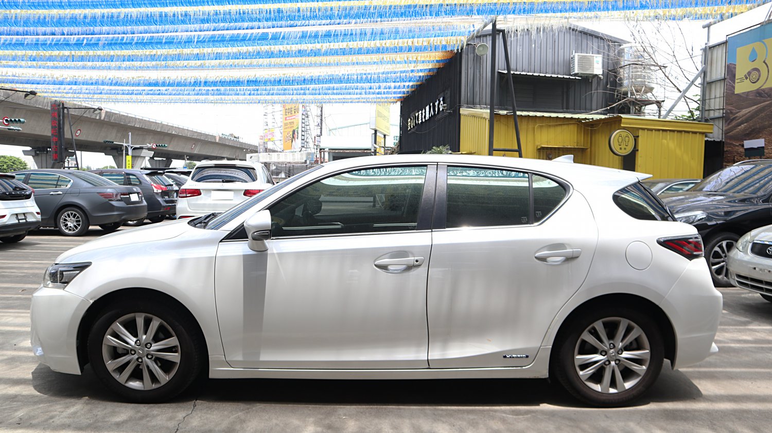 Lexus 凌志 ／ CT 系列 ／ 2014年 ／ 2014年 Lexus CT200h 白色 油電混合 凌志中古車 ／ MG車庫(台南)