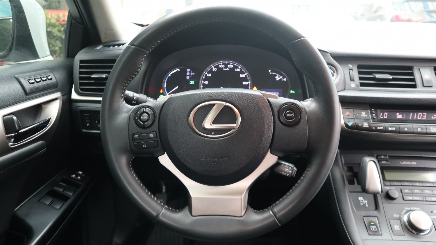 Lexus 凌志 ／ CT 系列 ／ 2014年 ／ 2014年 Lexus CT200h 白色 油電混合 凌志中古車 ／ MG車庫(台南)