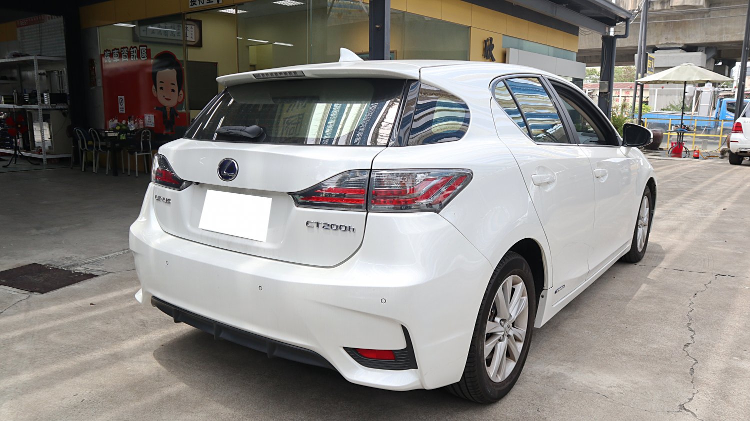 Lexus 凌志 ／ CT 系列 ／ 2014年 ／ 2014年 Lexus CT200h 白色 油電混合 凌志中古車 ／ MG車庫(台南)