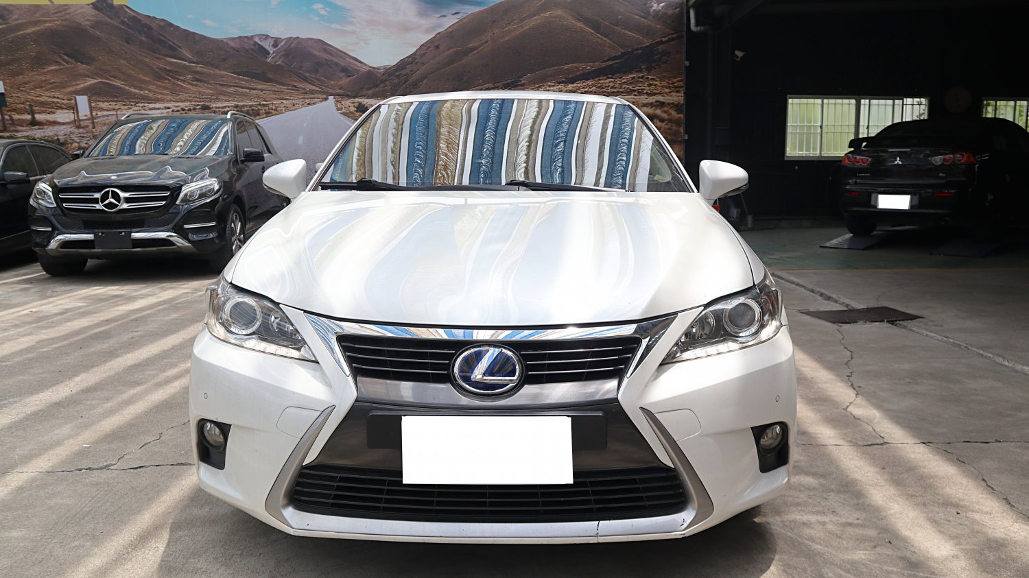 Lexus 凌志 ／ CT 系列 ／ 2014年 ／ 2014年 Lexus CT200h 白色 油電混合 凌志中古車 ／ MG車庫(台南)