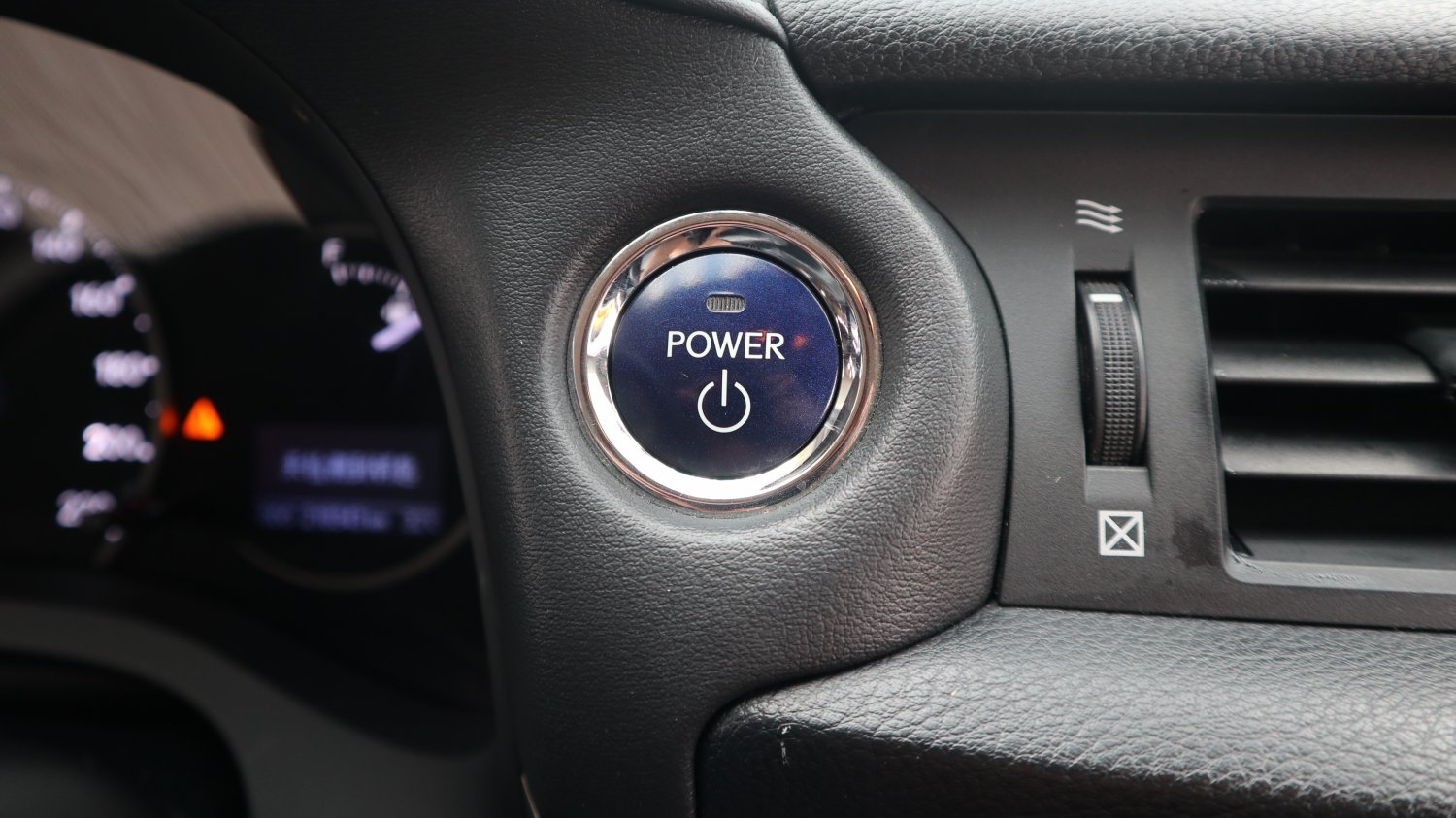 Lexus 凌志 ／ CT 系列 ／ 2014年 ／ 2014年 Lexus CT200h 白色 油電混合 凌志中古車 ／ 九肇匯元汽車 (台南)