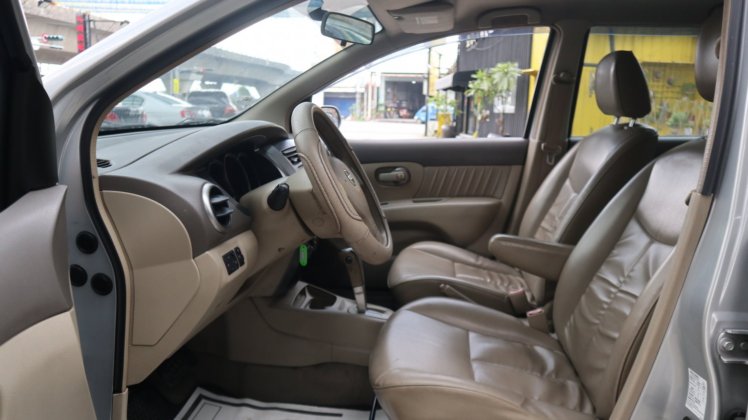 Nissan 日產 ／ Livina ／ 2010年 ／ 2010年Nissan Livina 銀色 日產中古車 ／ 成交區
