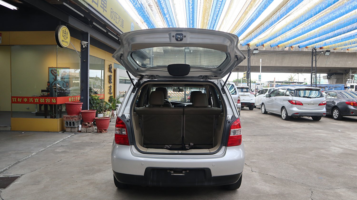 Nissan 日產 ／ Livina ／ 2010年 ／ 2010年Nissan Livina 銀色 日產中古車 ／ 成交區