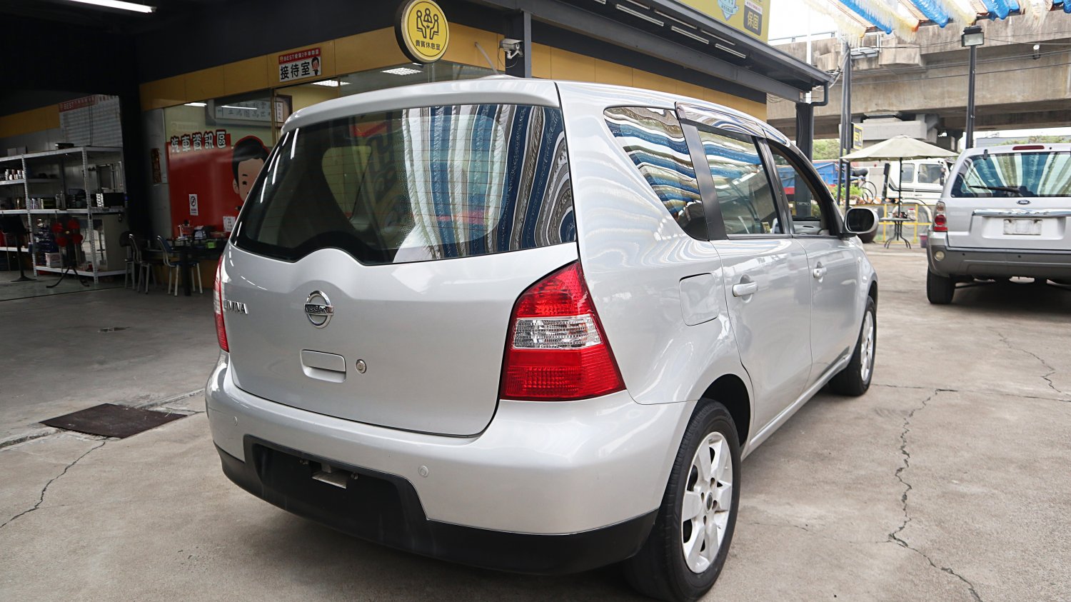 Nissan 日產 ／ Livina ／ 2010年 ／ 2010年Nissan Livina 銀色 日產中古車 ／ 成交區