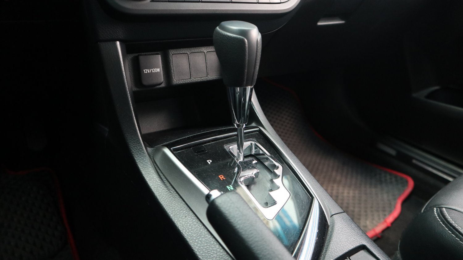 Toyota 豐田 ／ Altis ／ 2014年 ／ 2014年 Toyota Altis 黑色 豐田中古車 ／ 成交區