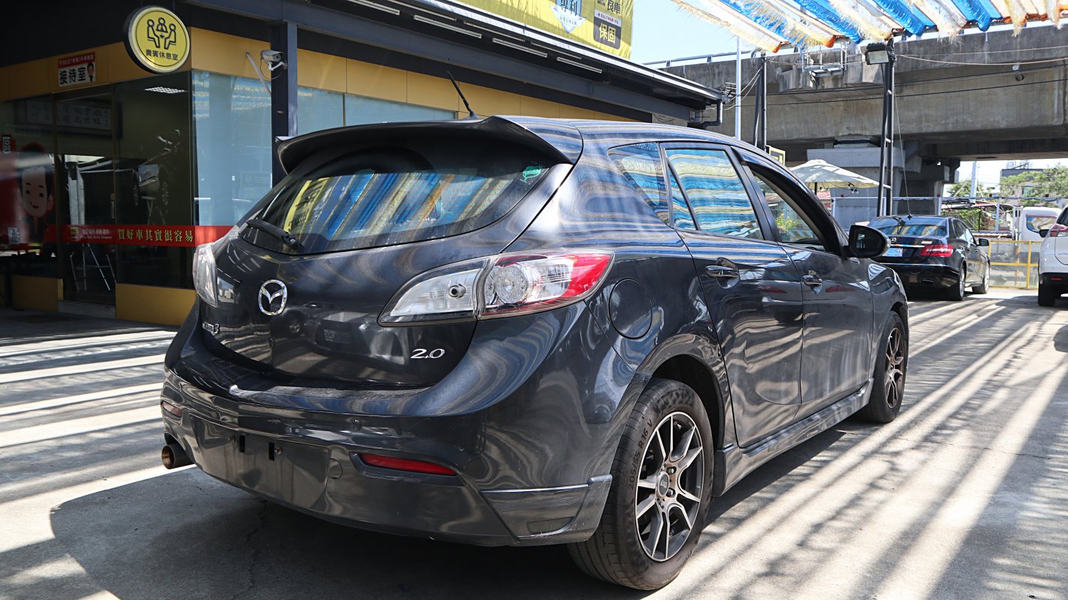Mazda 馬自達 ／ Mazda 3 ／ 2011年 ／ 2011年Mazda 3 灰色 馬自達中古車 ／ 成交區