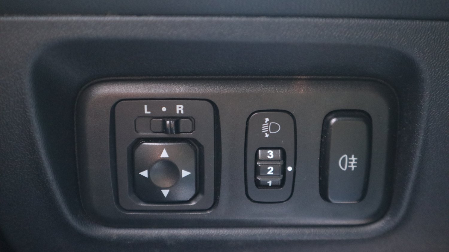 Mitsubishi 三菱 ／ Colt Plus ／ 2014年 ／ 2014年Mitsubishi Colt Plus 白色 三菱中古車 ／ 成交區