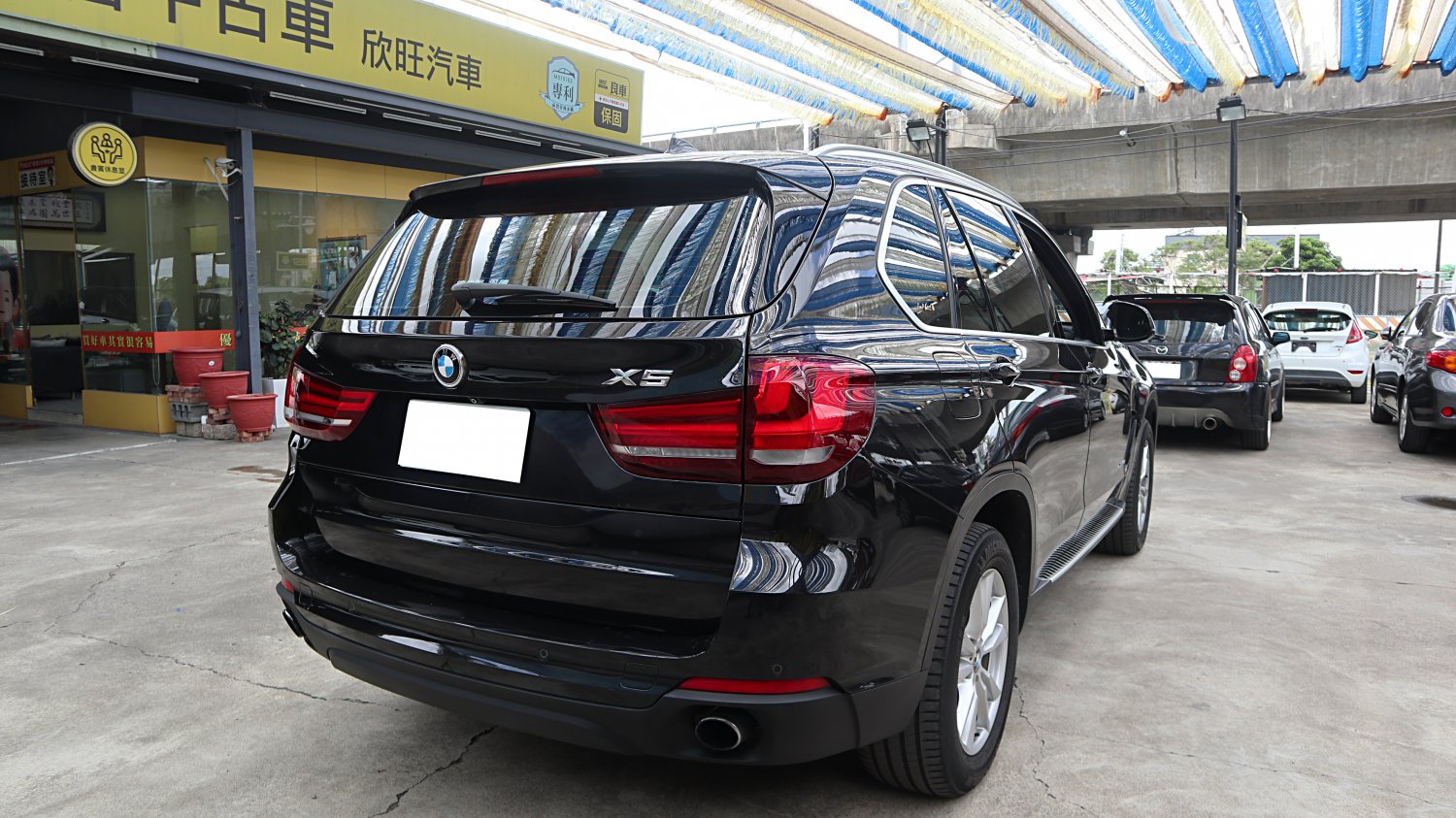Bmw 寶馬 ／ X5 ／ 2015年 ／ 2015年BMW X5 黑色 寶馬中古車 ／ 成交區