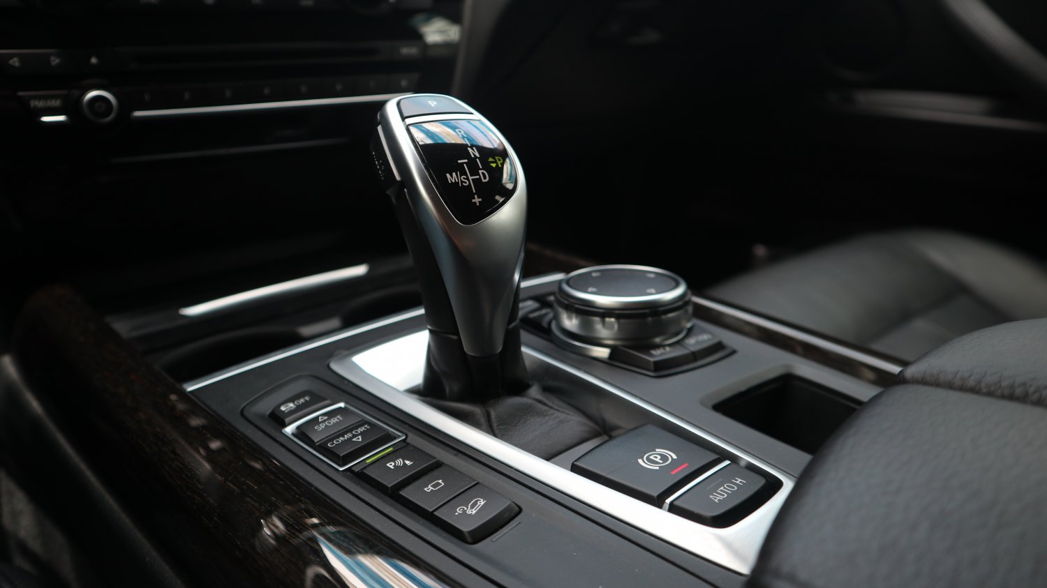 Bmw 寶馬 ／ X5 ／ 2015年 ／ 2015年BMW X5 黑色 寶馬中古車 ／ 成交區