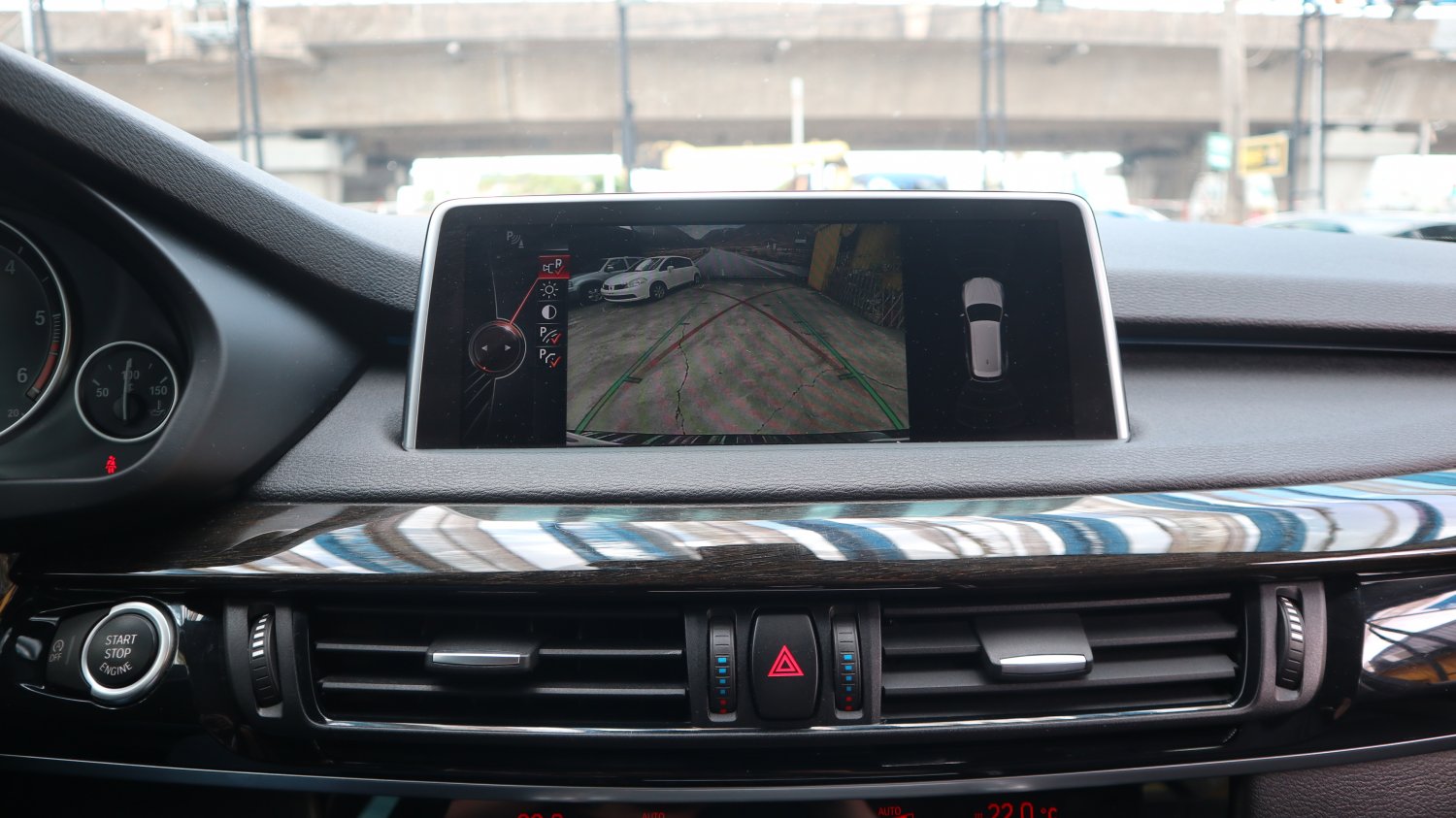 Bmw 寶馬 ／ X5 ／ 2015年 ／ 2015年BMW X5 黑色 寶馬中古車 ／ 成交區