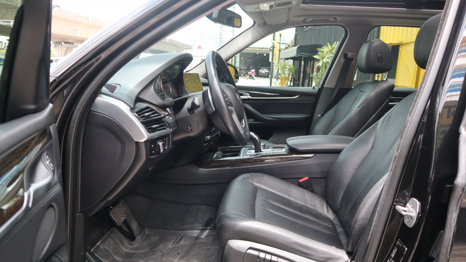 Bmw 寶馬 ／ X5 ／ 2015年 ／ 2015年BMW X5 黑色 寶馬中古車 ／ 成交區