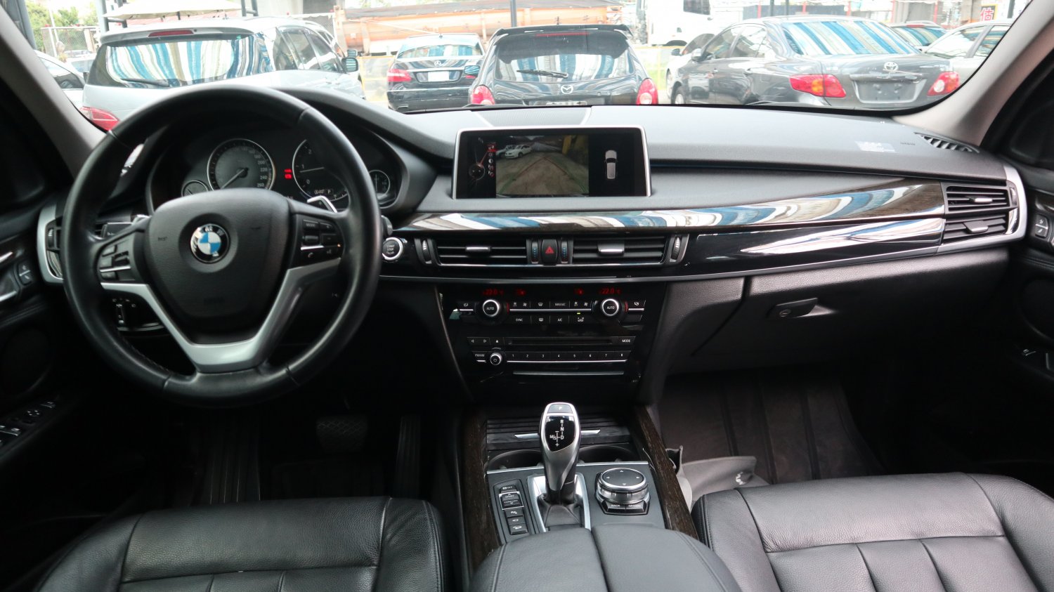 Bmw 寶馬 ／ X5 ／ 2015年 ／ 2015年BMW X5 黑色 寶馬中古車 ／ 成交區