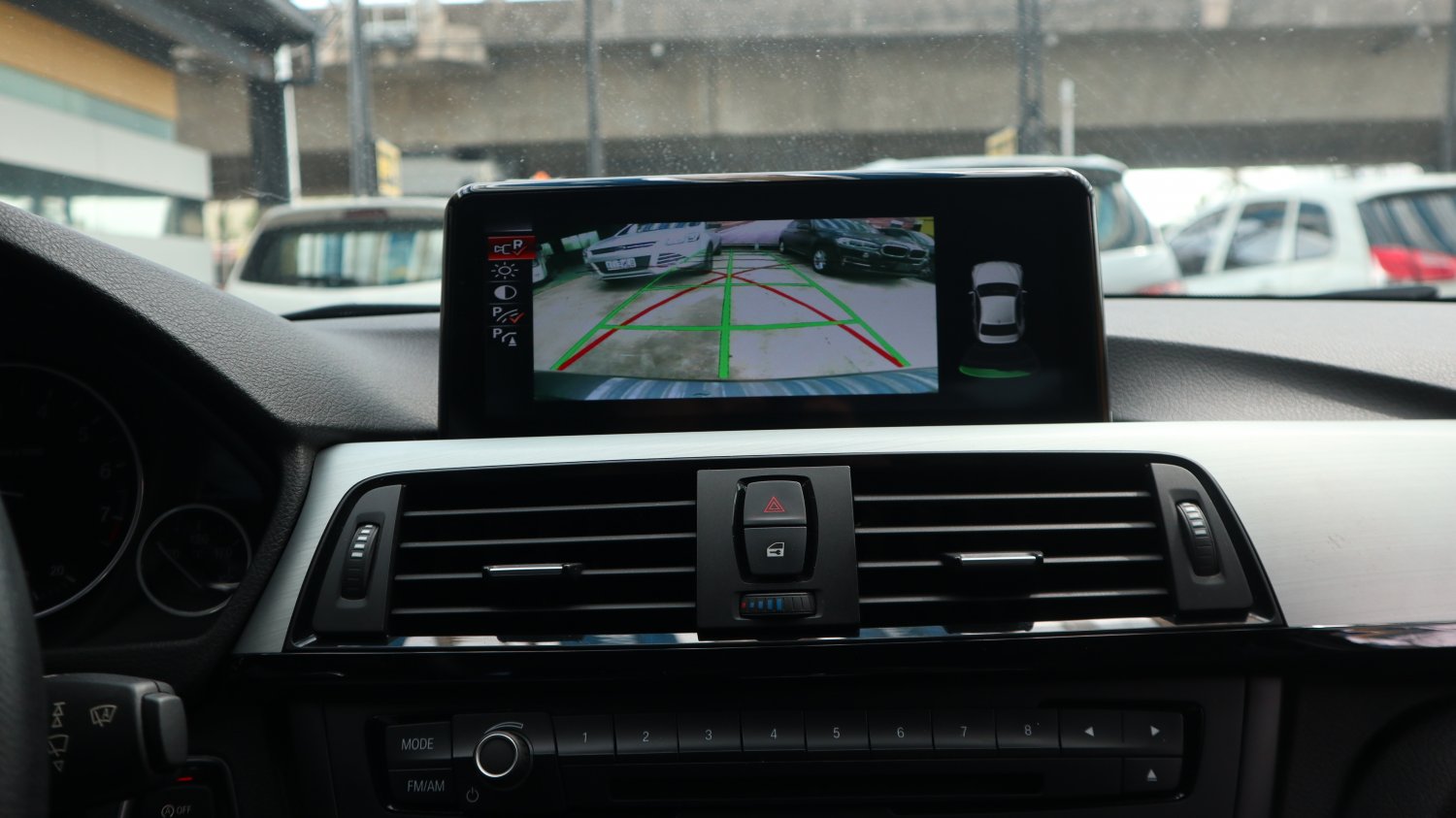 Bmw 寶馬 ／ 3-Series ／ 2015年 ／ 2015年BMW 320I 灰色 寶馬中古車 ／ 九肇匯元汽車 (台南)
