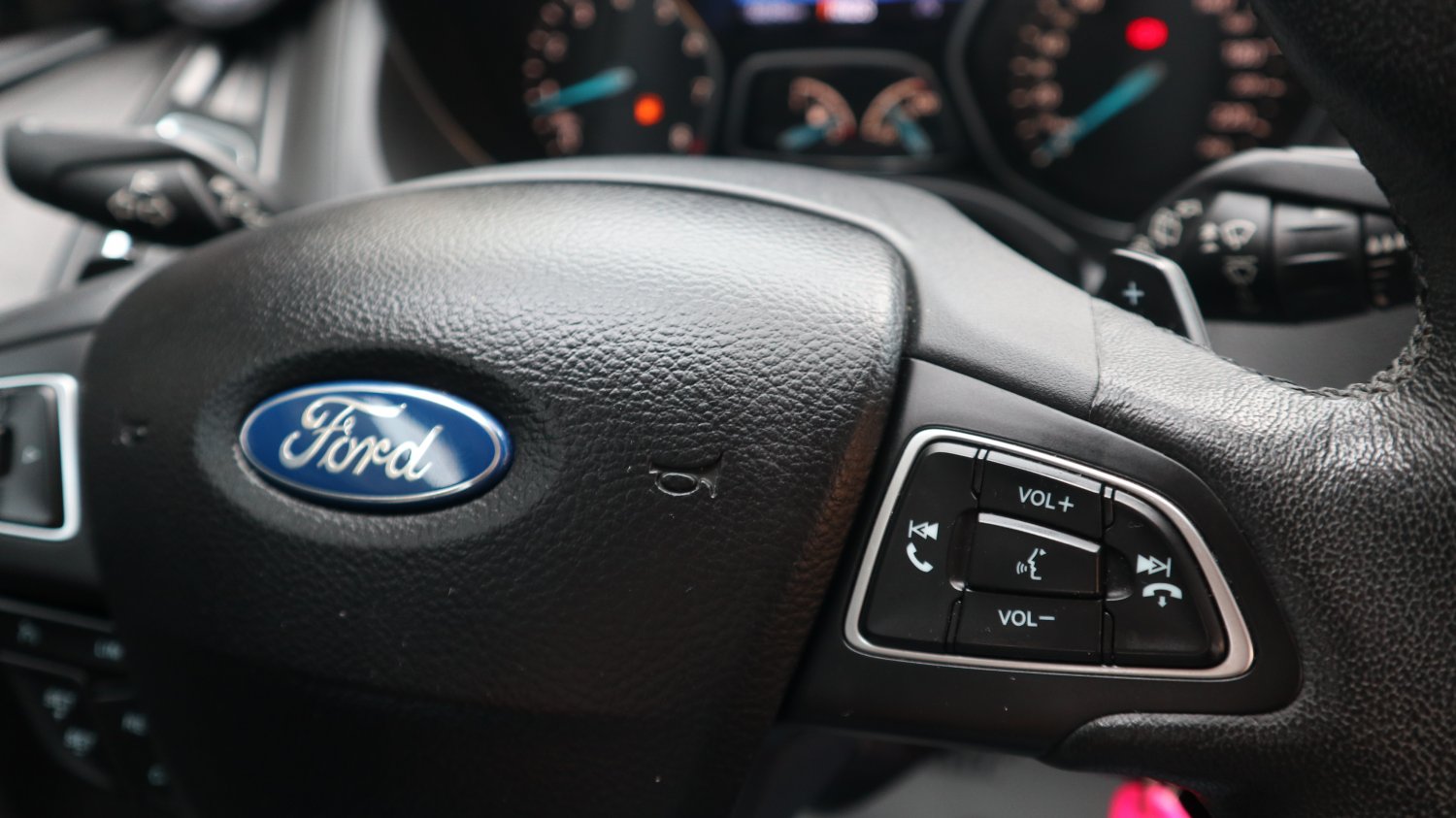 Ford 福特 ／ Focus ／ 2015年 ／ 2015年 Ford Focus 紅色 福特中古車 ／ 九州欣旺汽車 (台南)